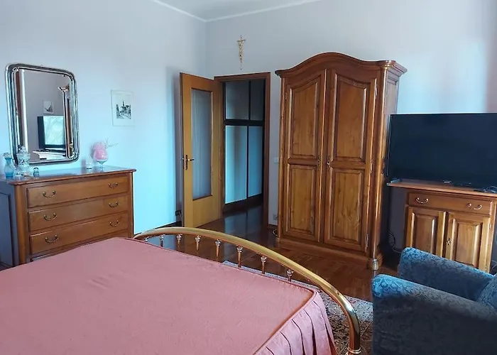 Intero In Casa Indipendente Διαμέρισμα Μπιέλλα